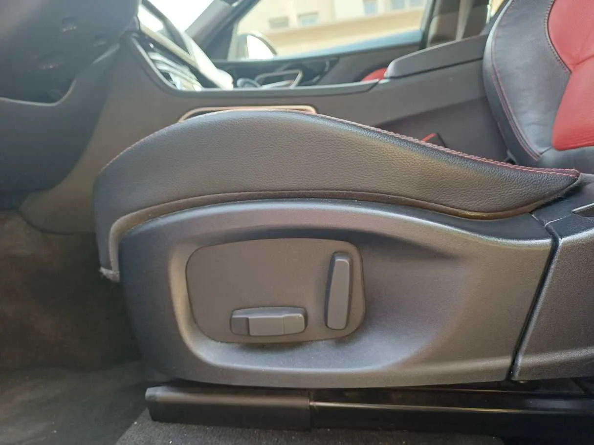 Car image 22