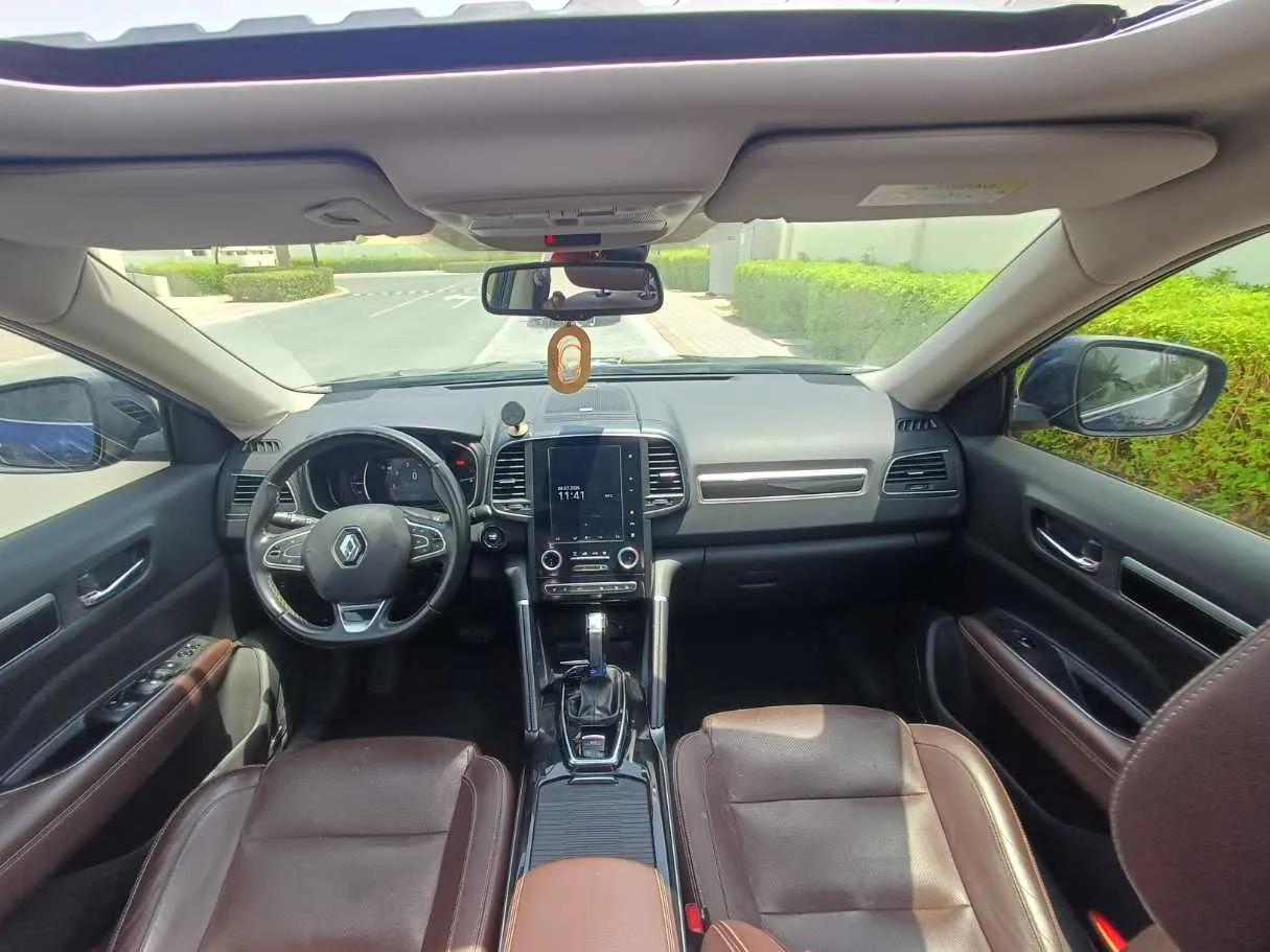 Car image 14