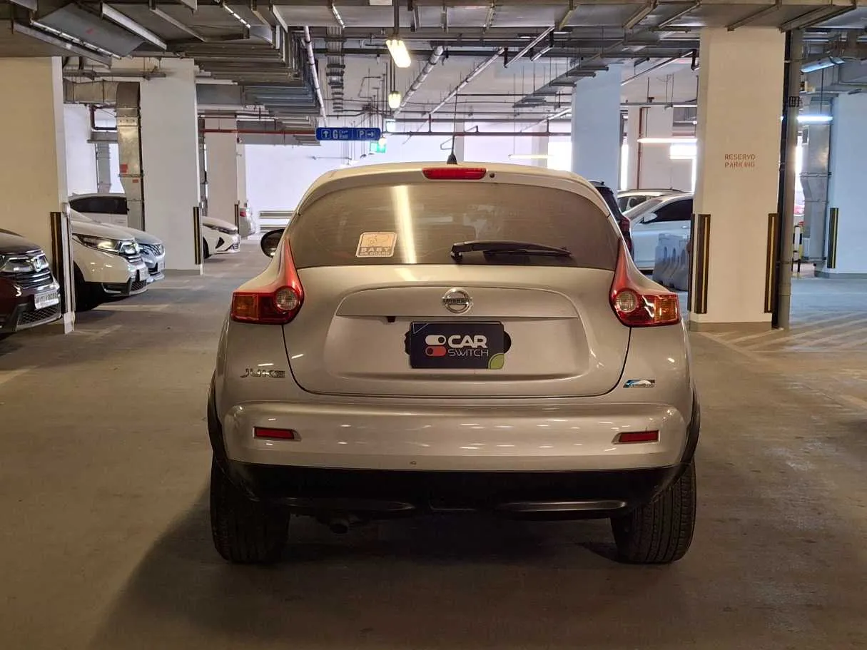Car image 6