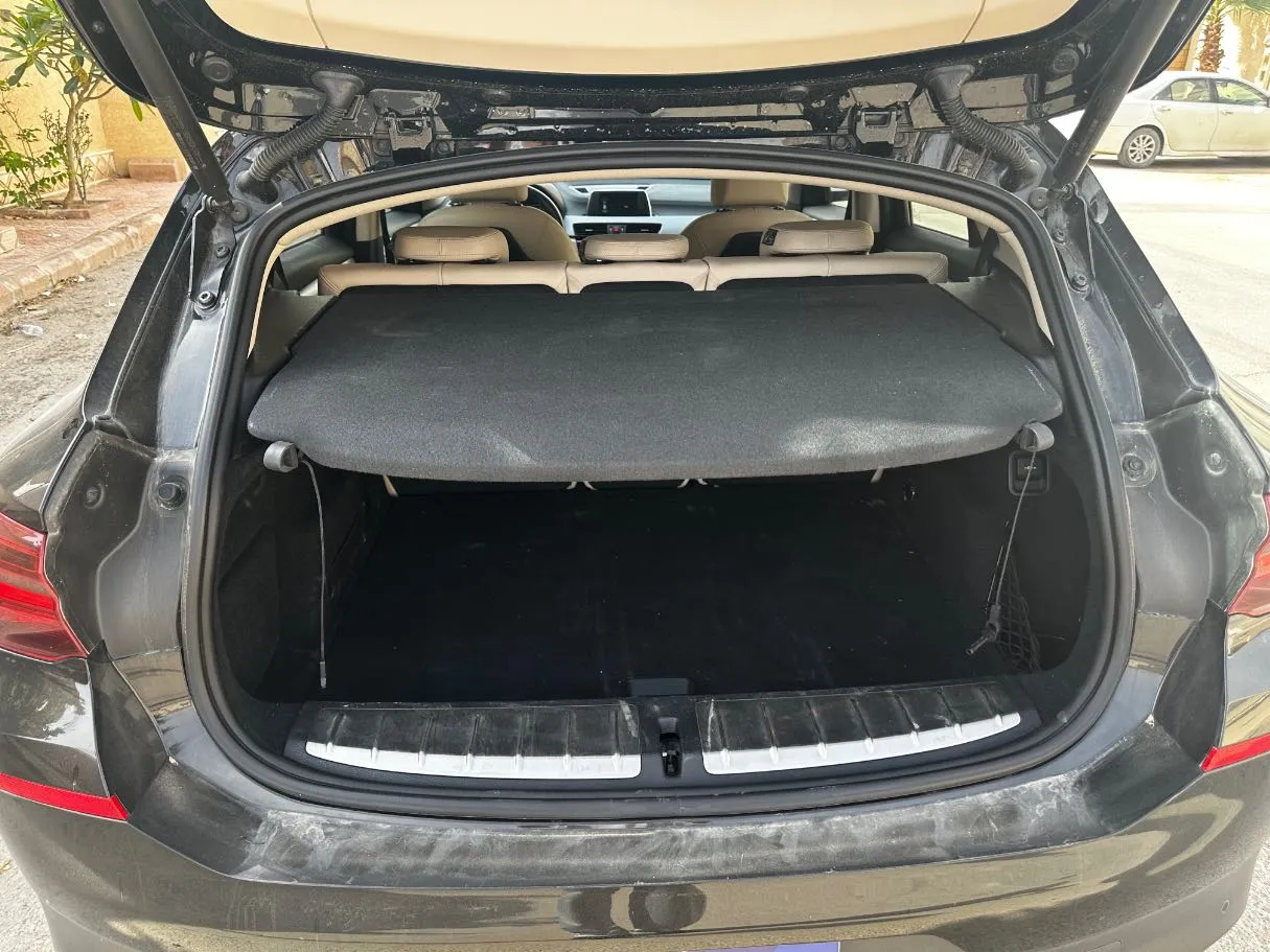 Car image 23