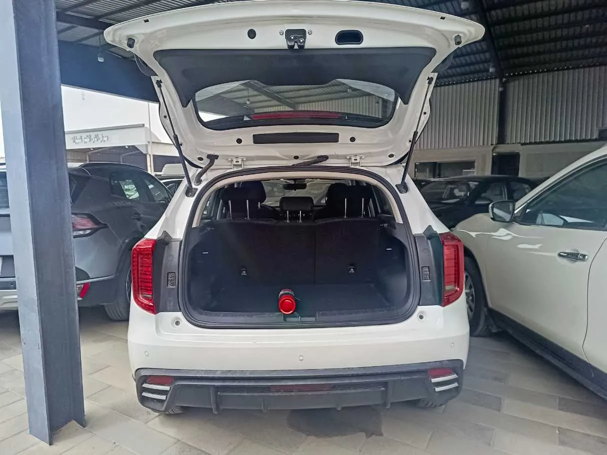 Car image 21