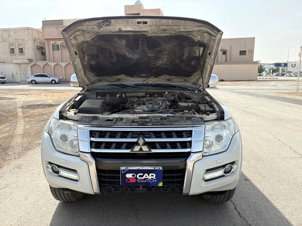 Car image 25
