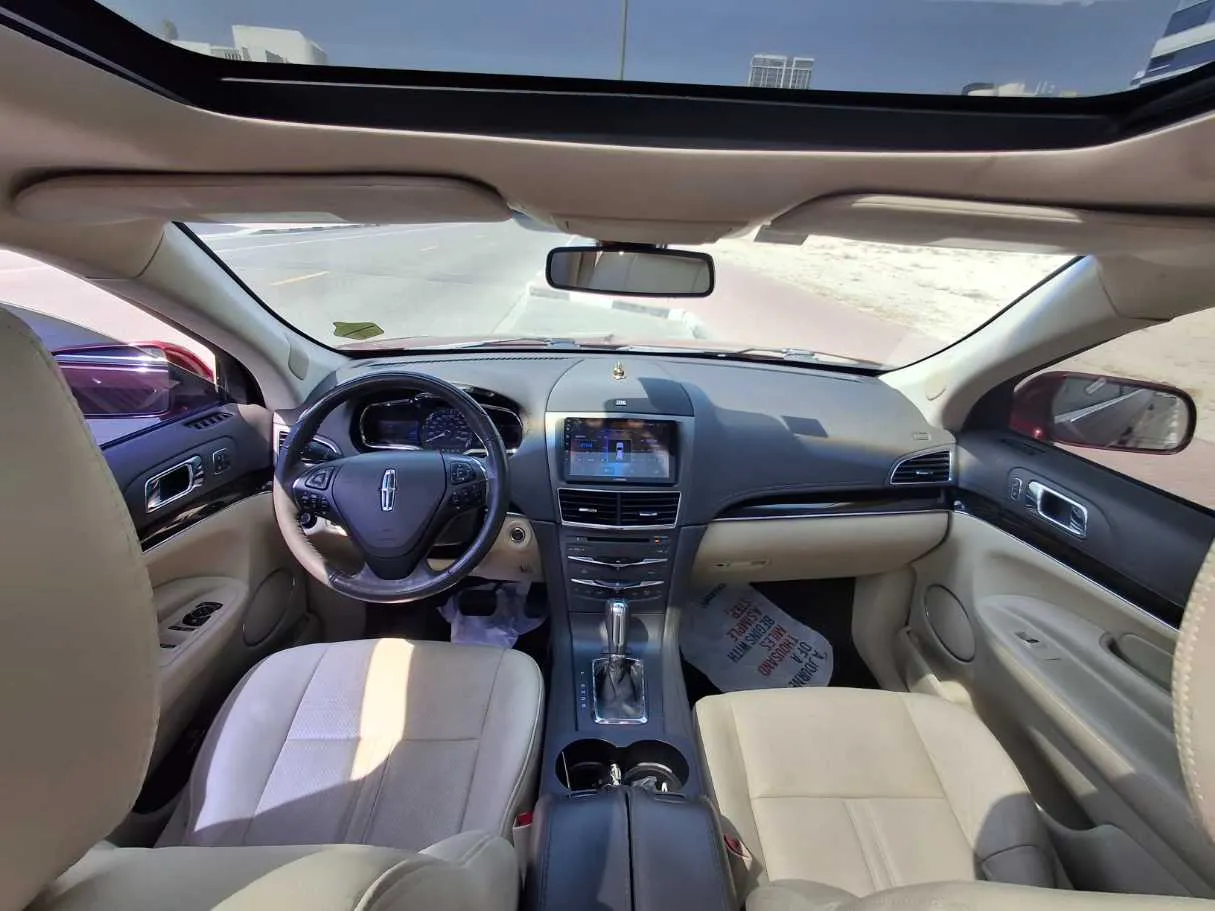 Car image 14