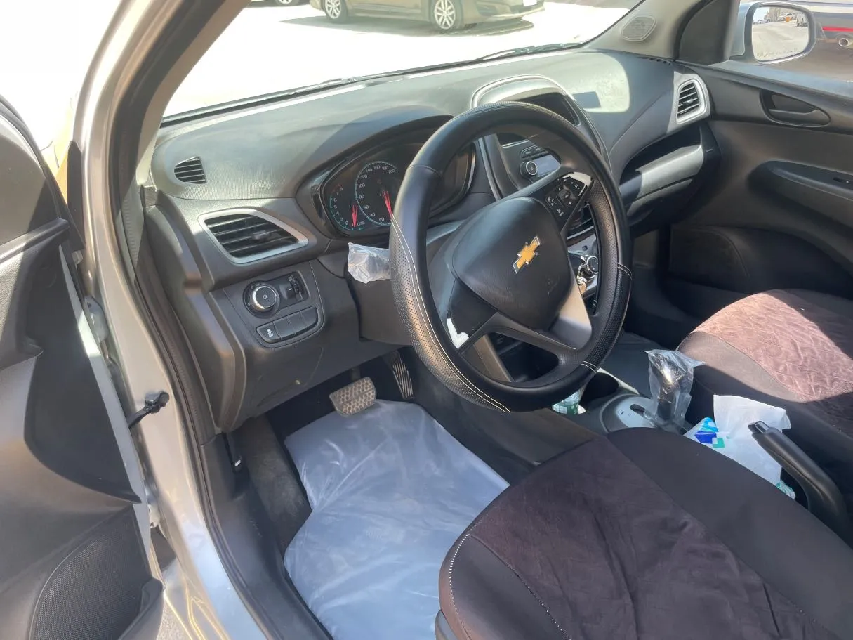 Car image 10