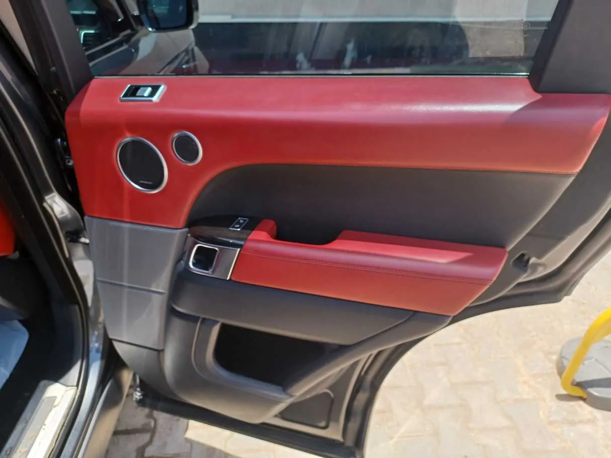 Car image 13