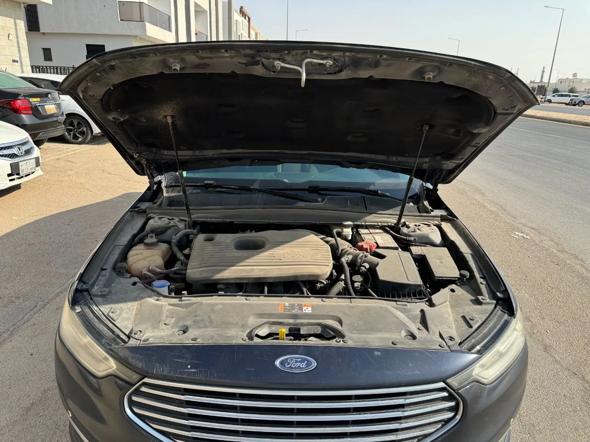 Car image 26