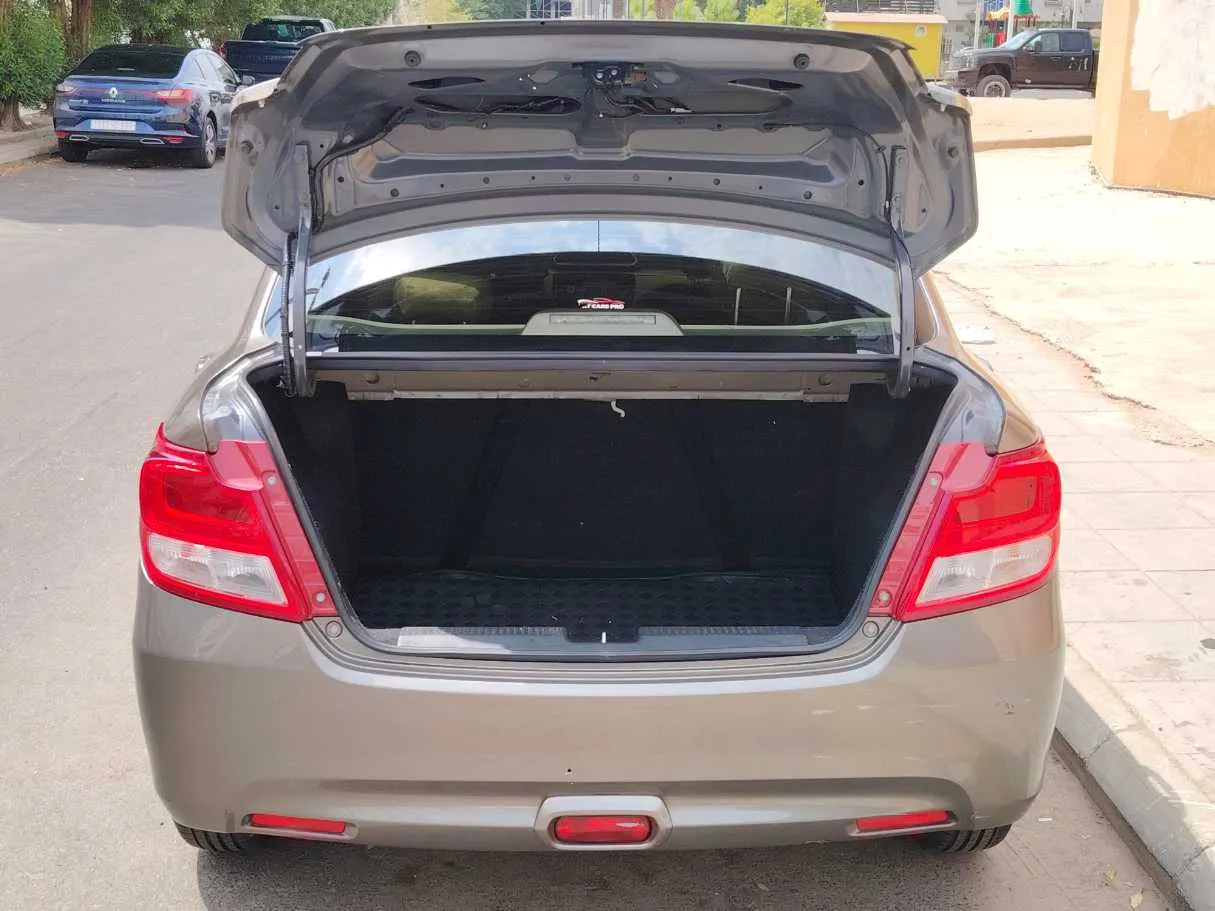 Car image 23