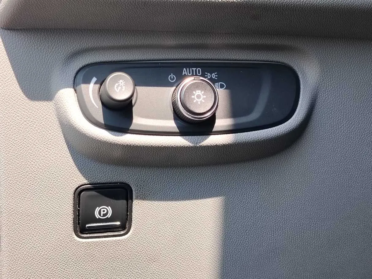 Car image 29