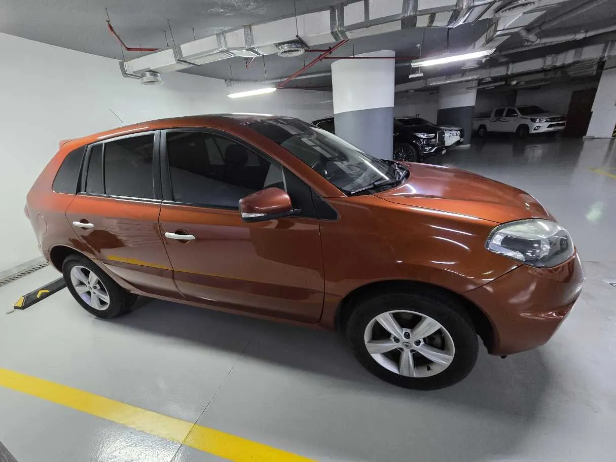 Car image 8