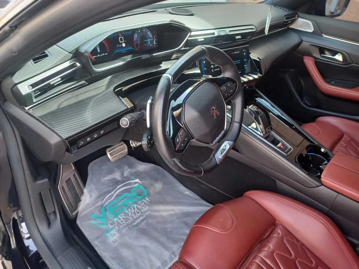 Car image 11