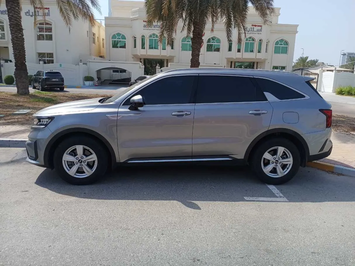 Car image 8