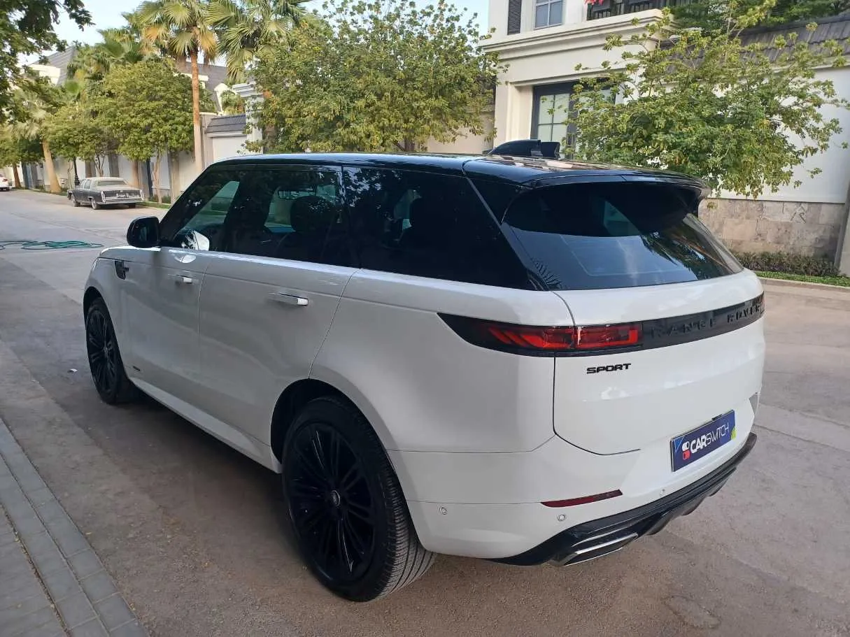 Car image 7