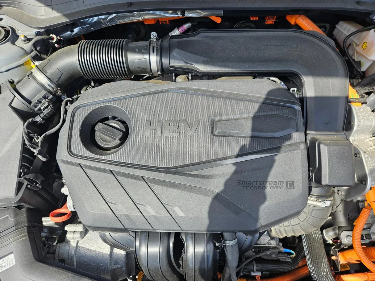 Car image 10
