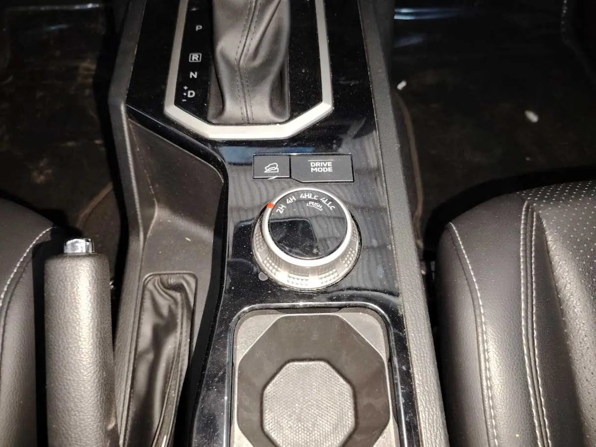 Car image 26