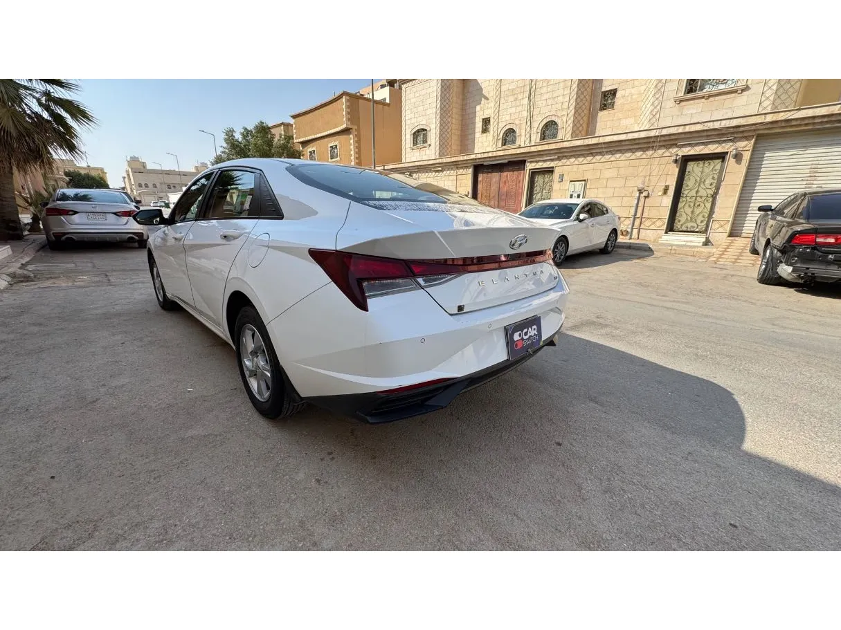 Car image 7