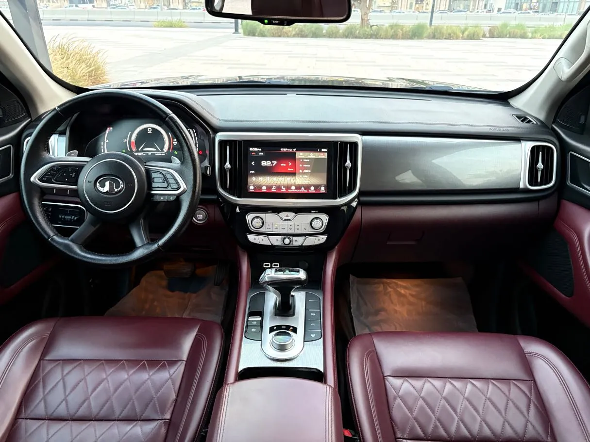 Car image 19