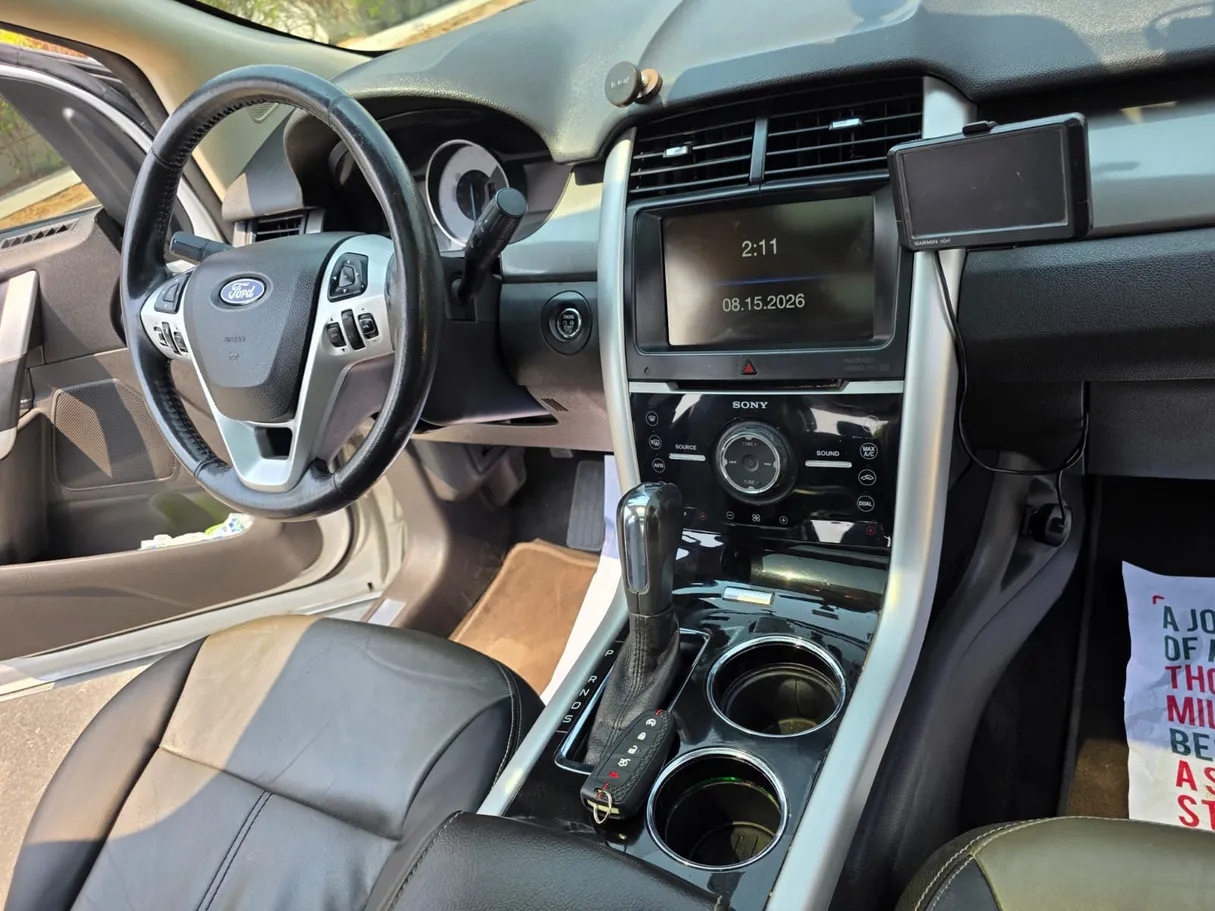 Car image 5