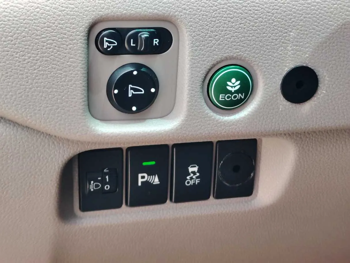 Car image 27