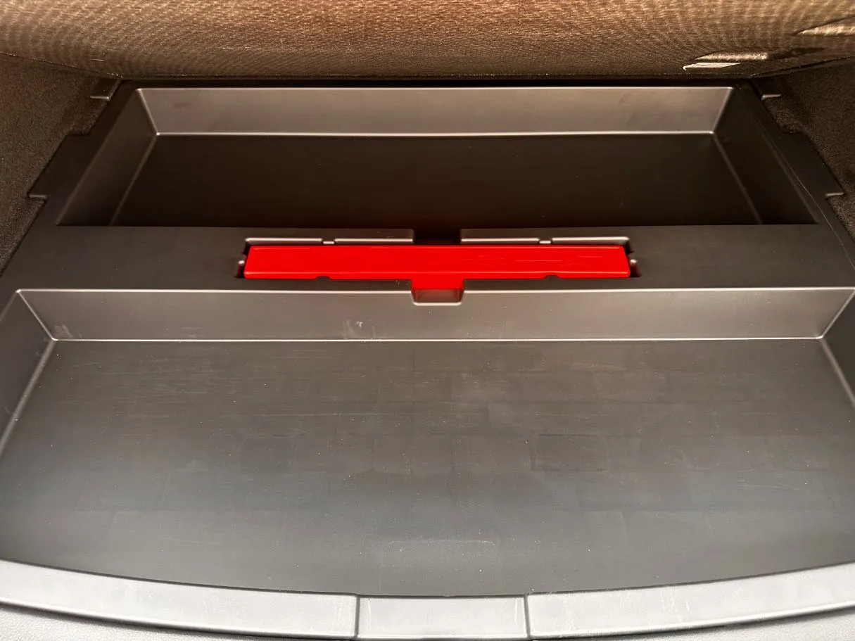 Car image 24