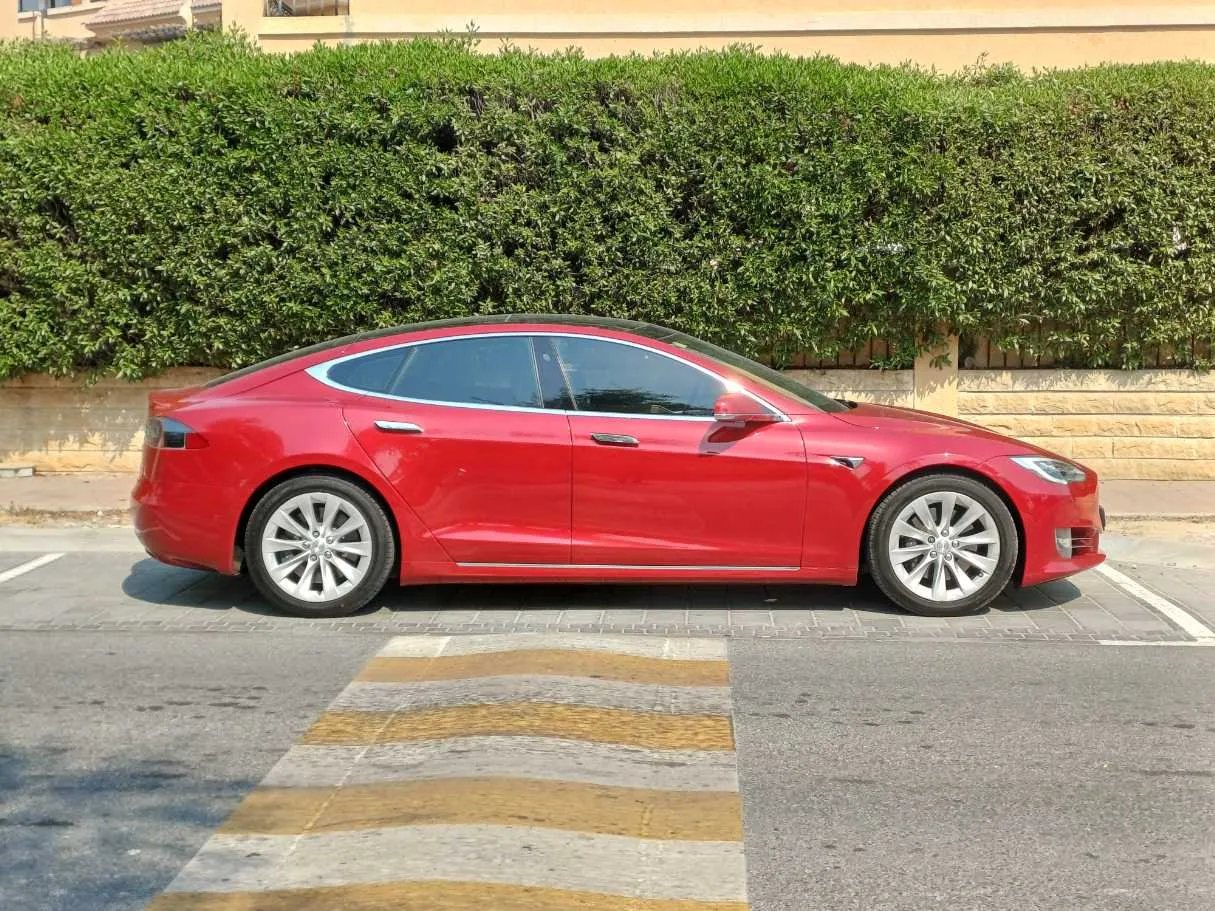 Car image 8