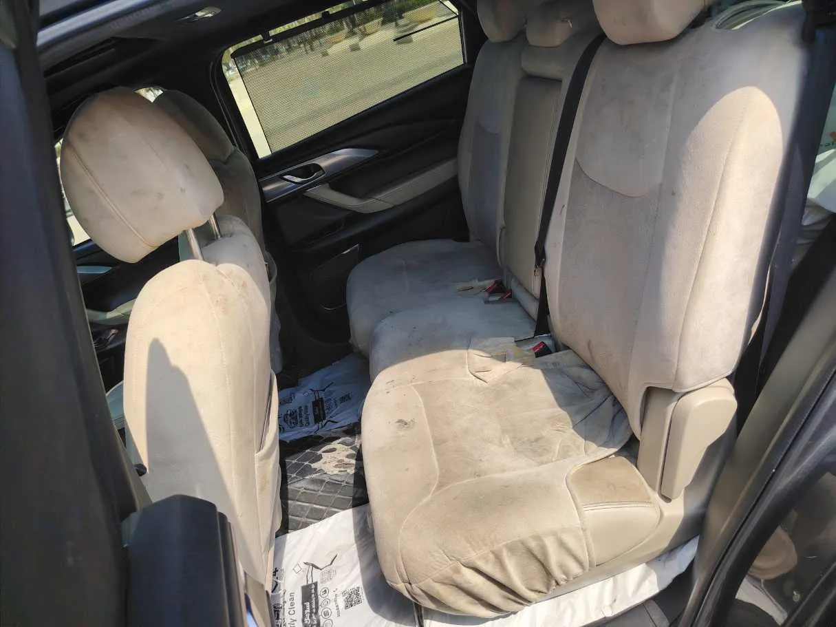 Car image 15