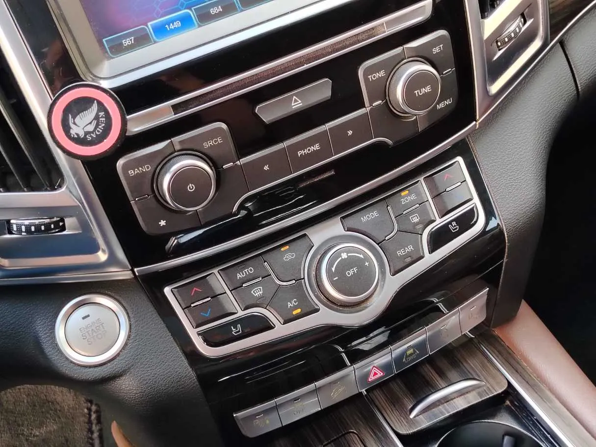 Car image 23