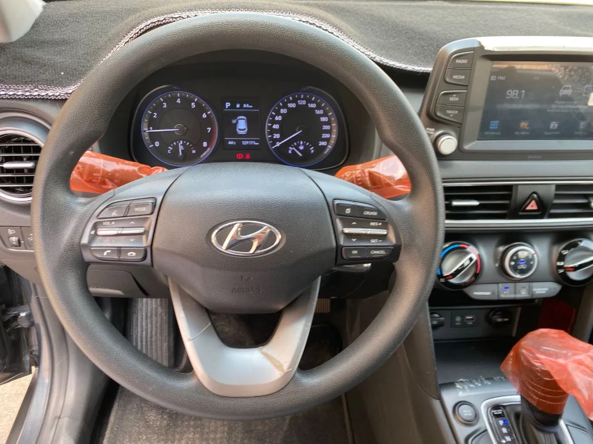 Car image 16