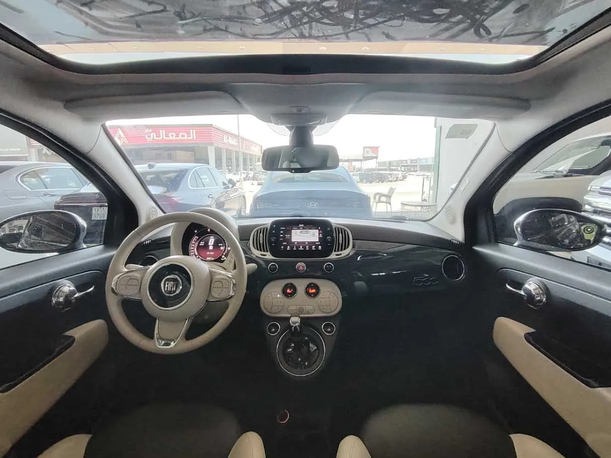 Car image 18