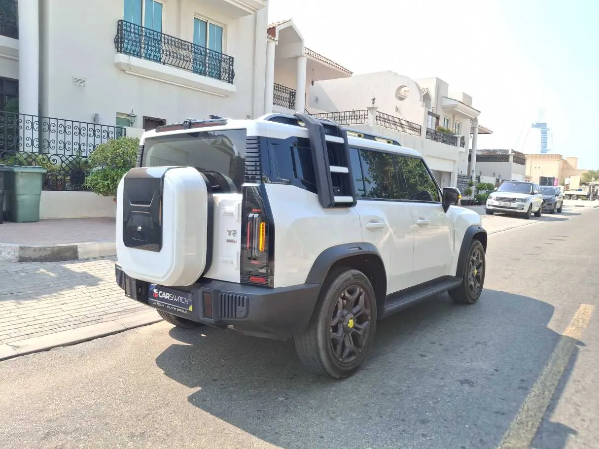 Car image 5