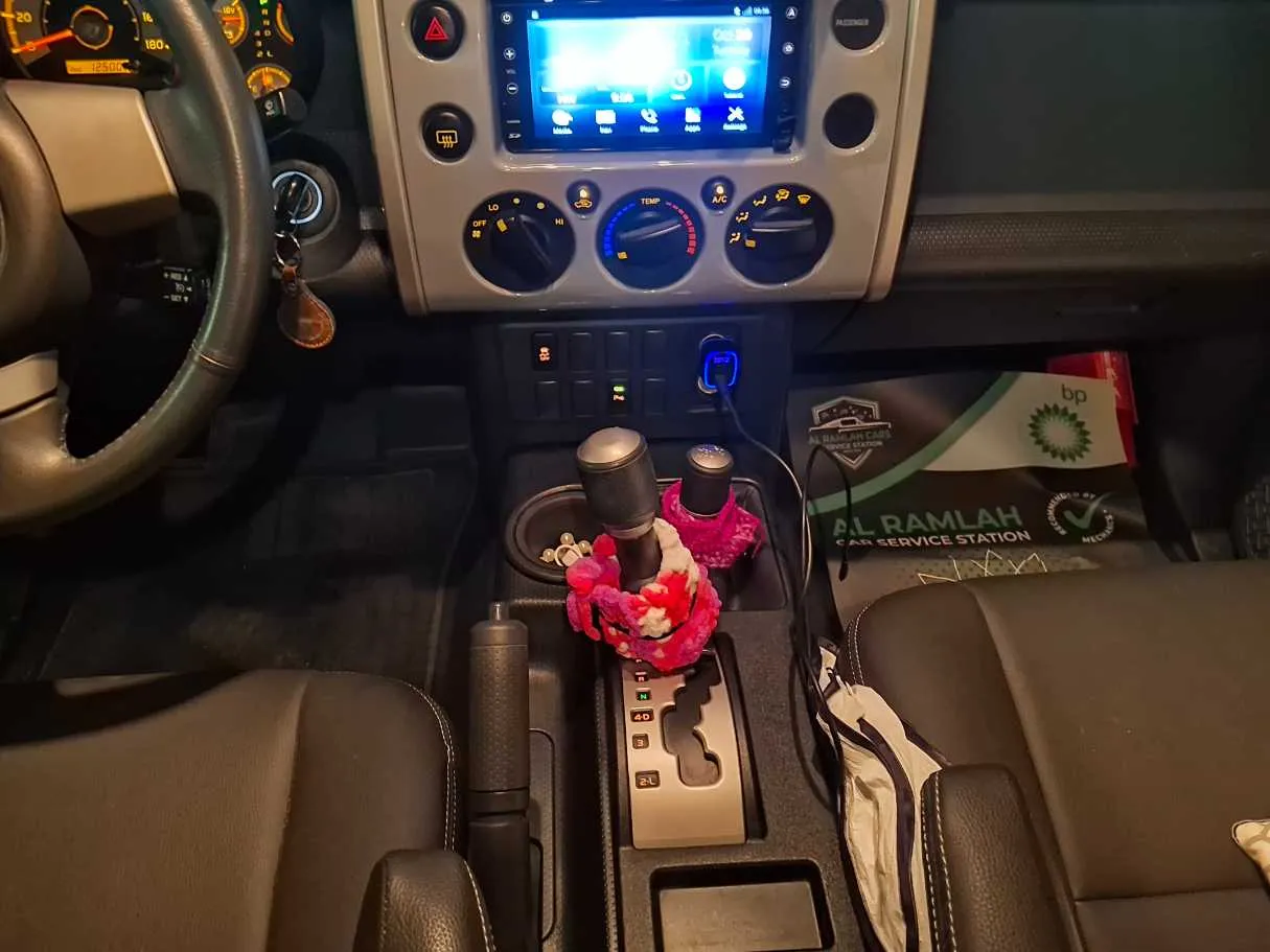 Car image 14