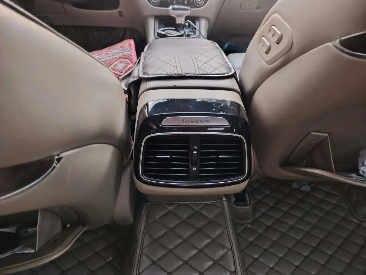 Car image 33