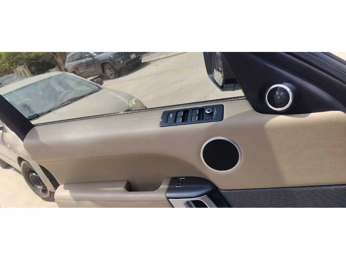 Car image 29