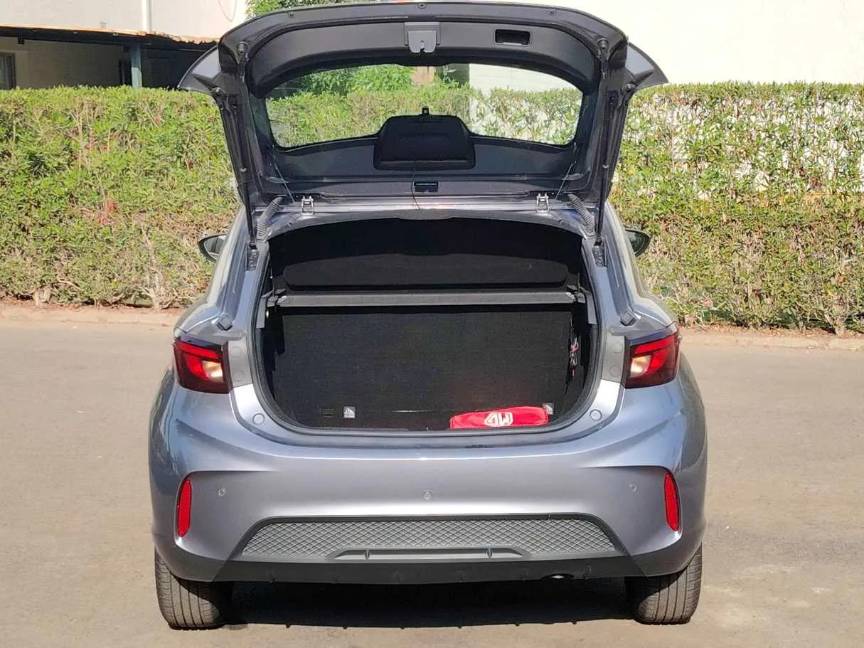 Car image 25