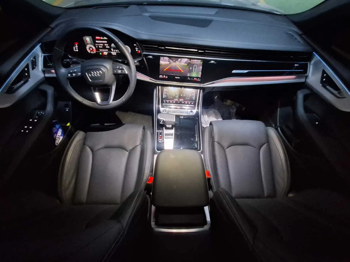 Car image 13