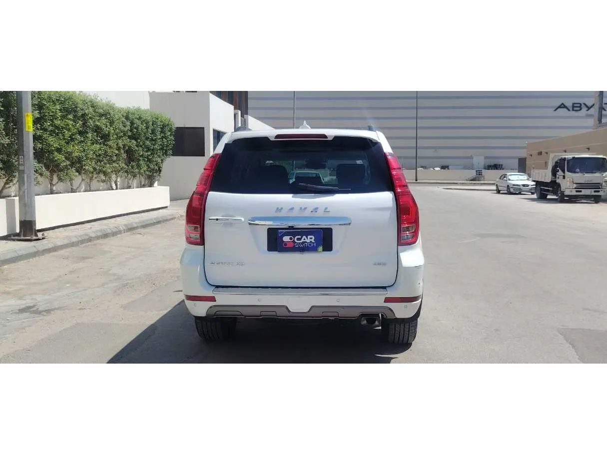 Car image 6