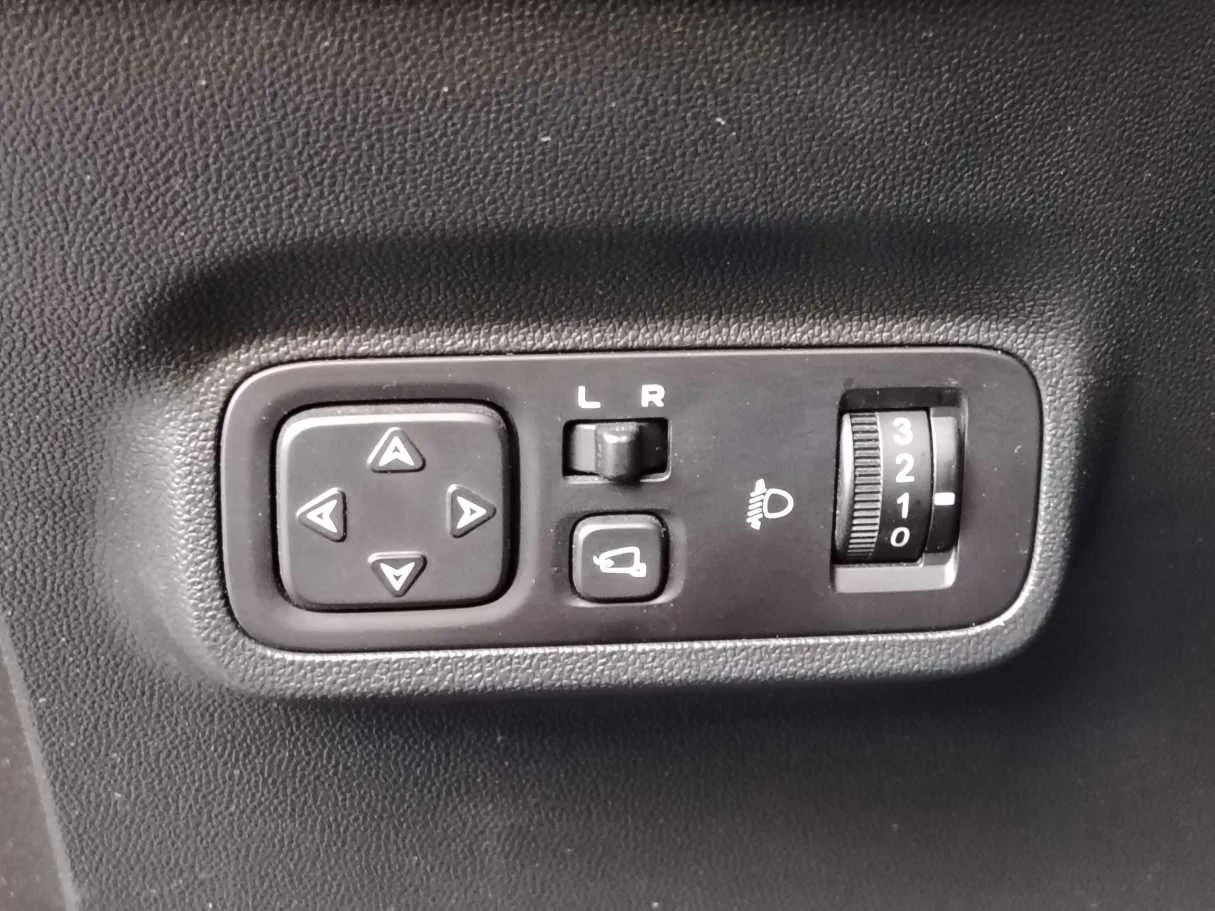 Car image 32