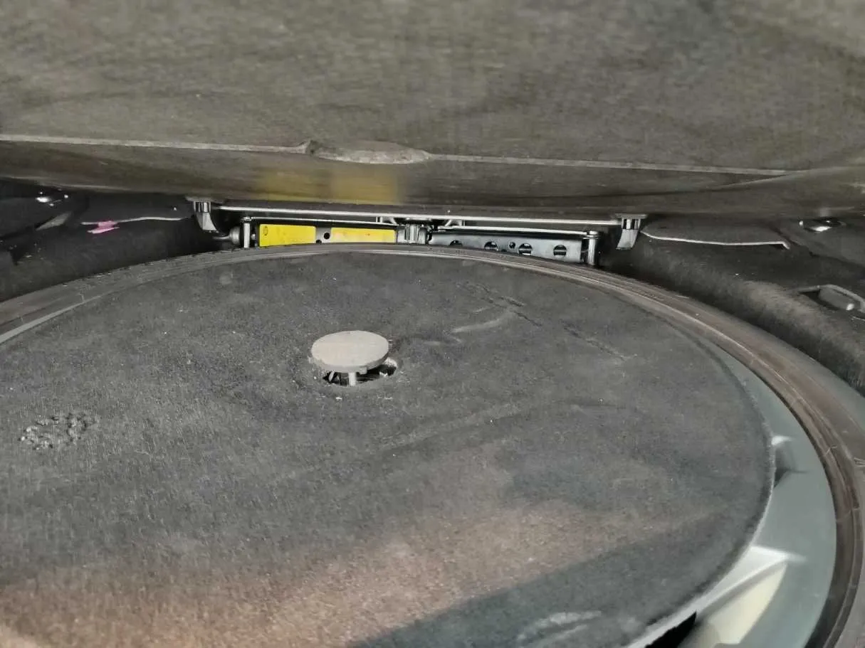Car image 37