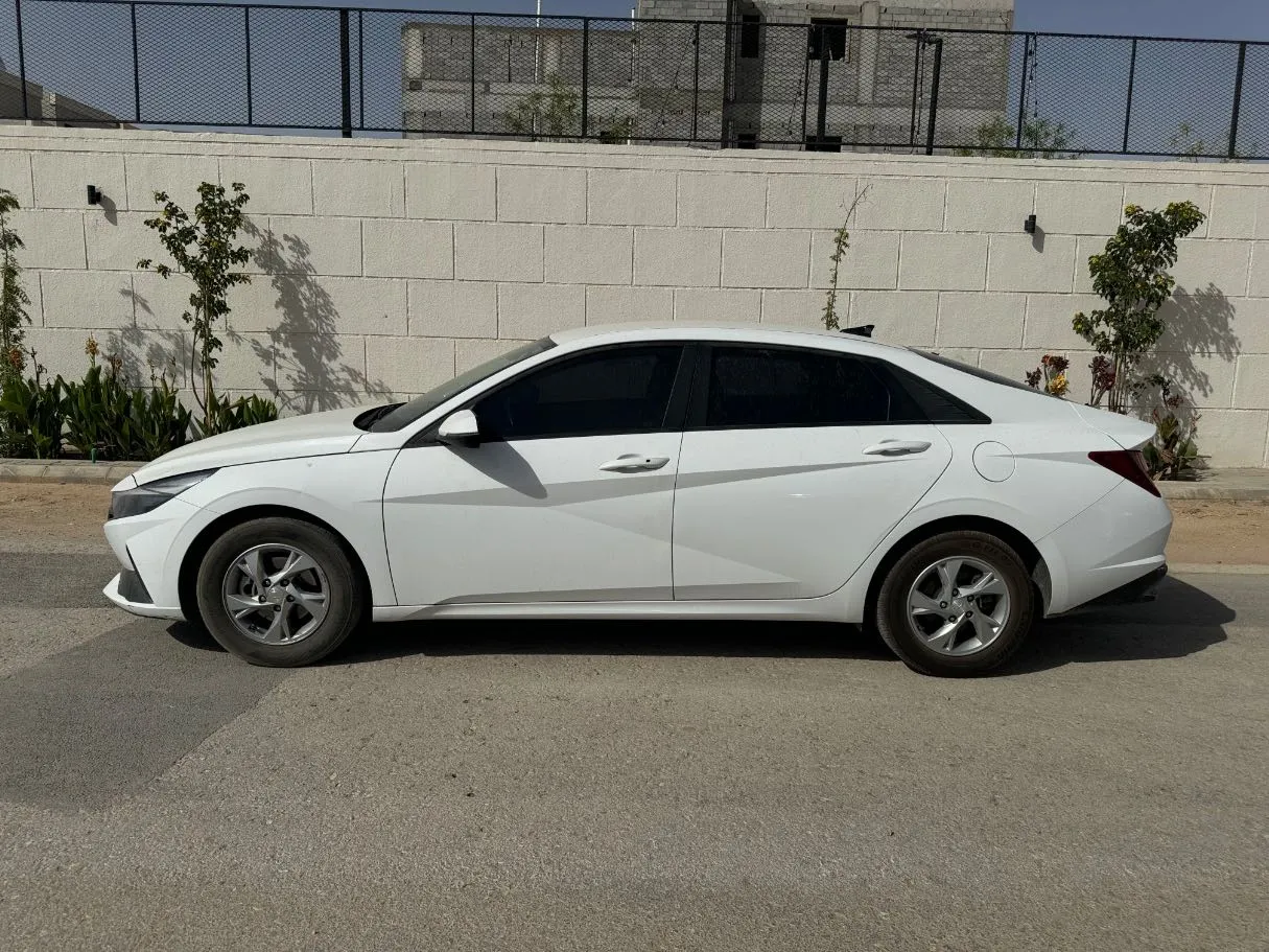 Car image 8