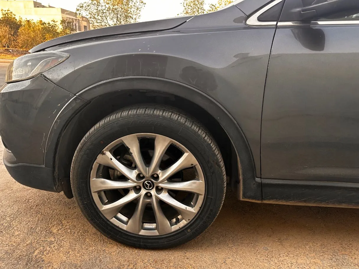 Car image 8