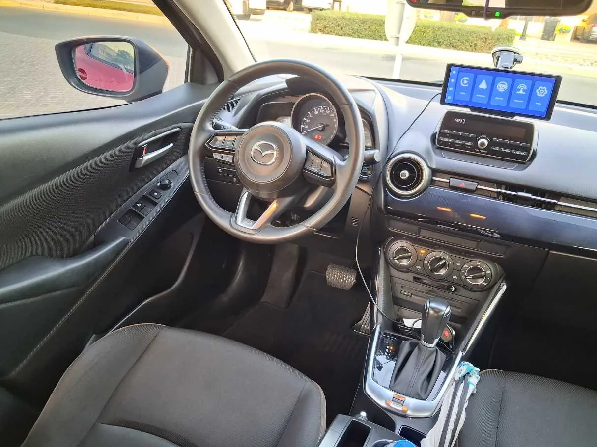 Car image 16
