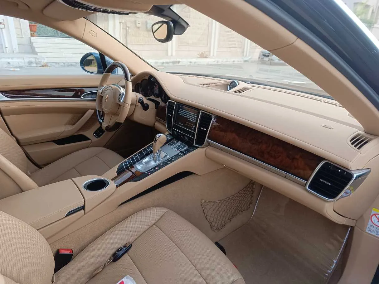 Car image 42