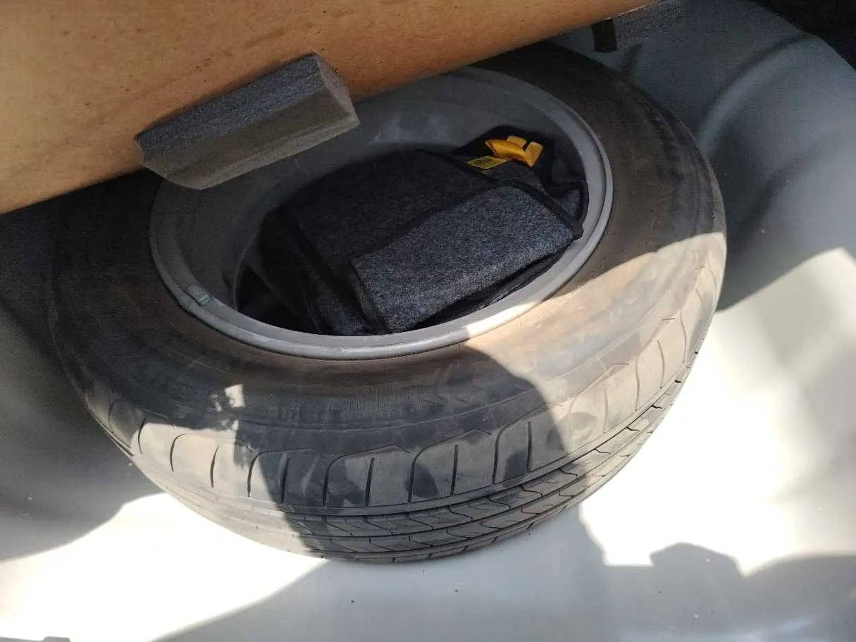 Car image 42