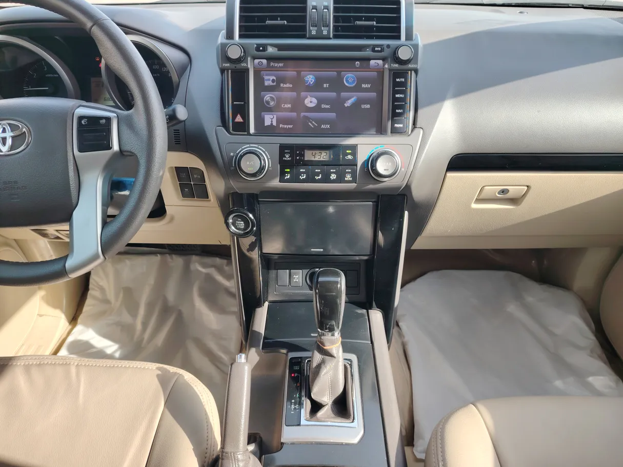 Car image 17