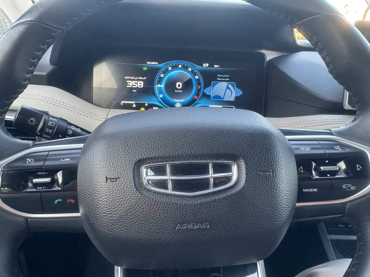 Car image 8