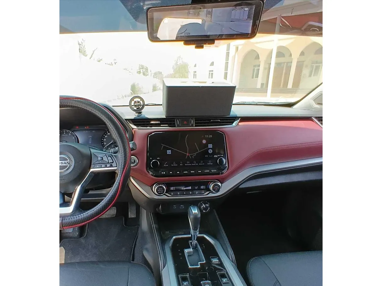 Car image 17