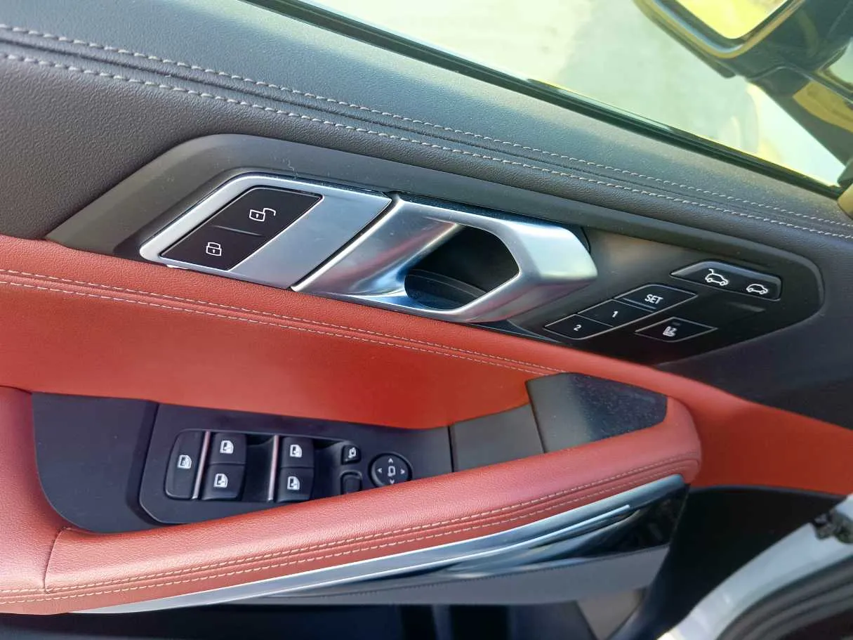 Car image 41
