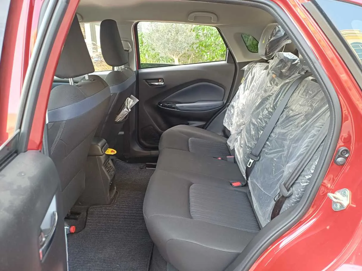 Car image 13