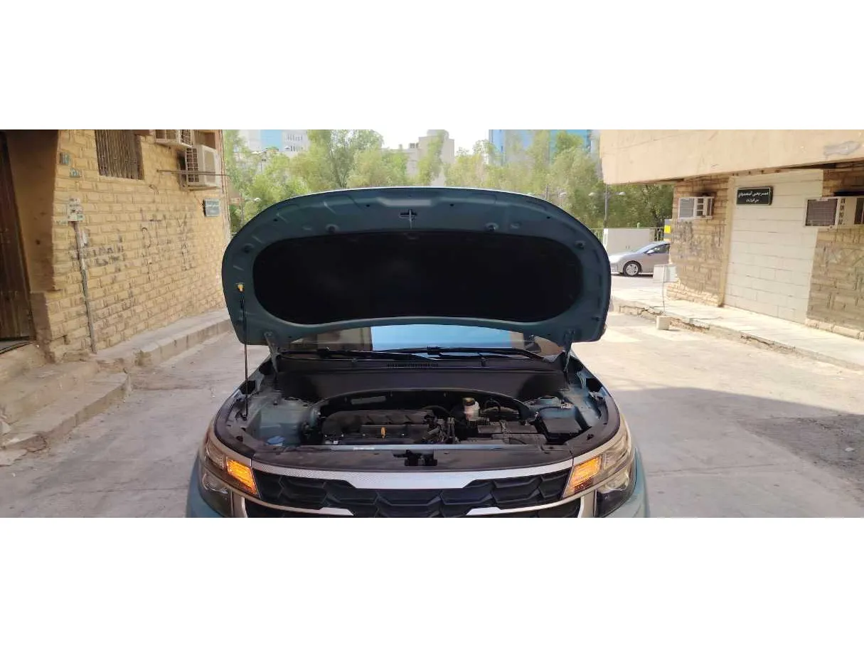 Car image 27