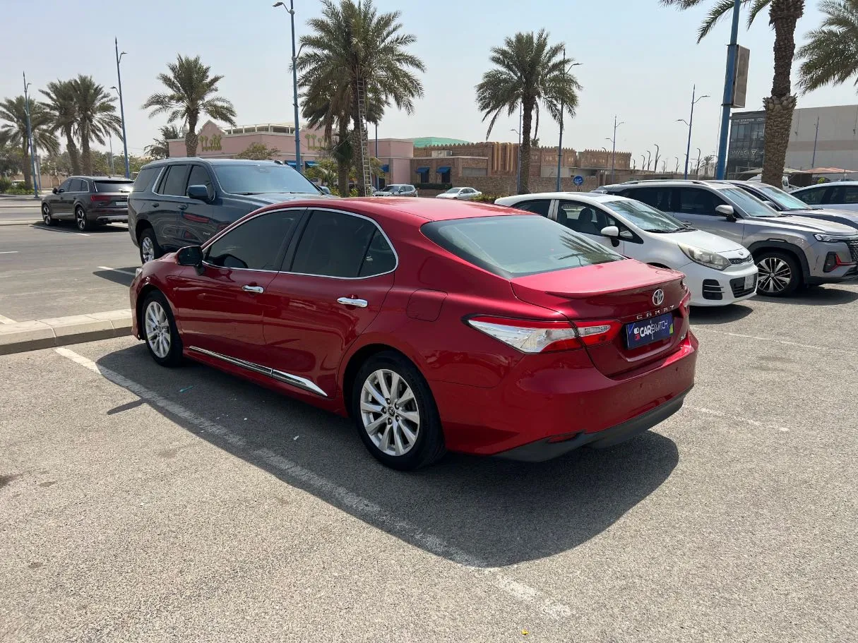 Car image 7