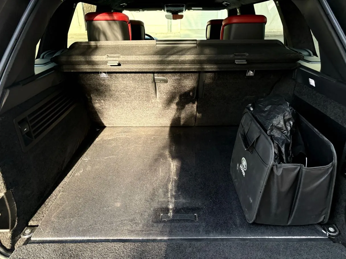 Car image 28